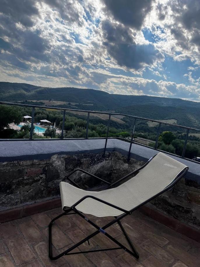 Medieval Tower In Umbria With Swimming Pool Montelagello Kültér fotó
